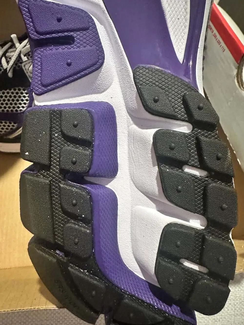 Nike Zoom Vomero 5 Metallic Silver Court Purple